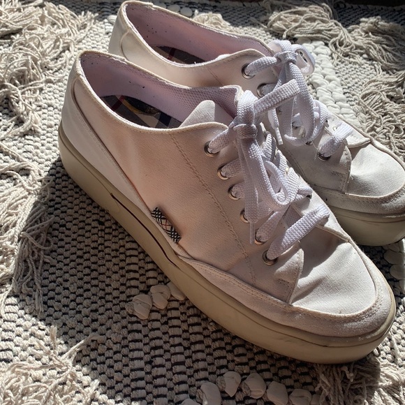 Burberry Shoes - 🍒 90s Vintage Burberry sneaker